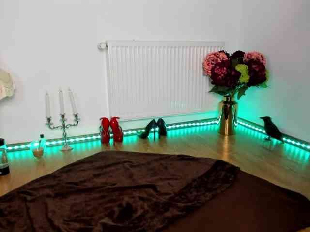 SatyneQueen webcam