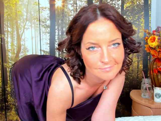 SatyneQueen webcam