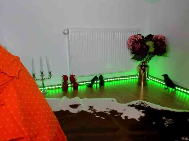SatyneQueen webcam