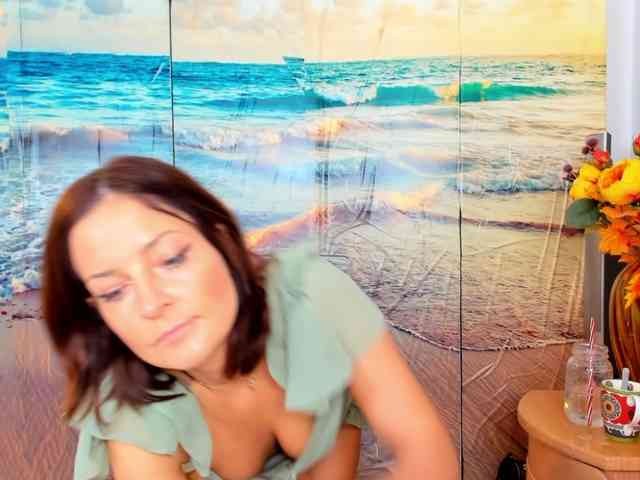 SatyneQueen webcam