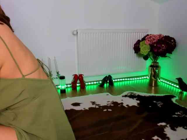 SatyneQueen webcam