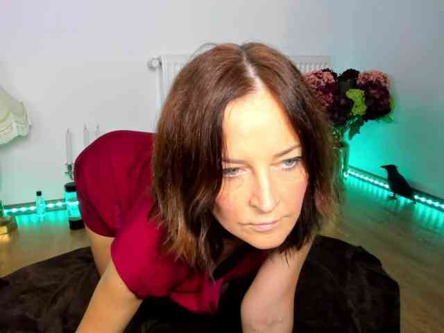 SatyneQueen webcam