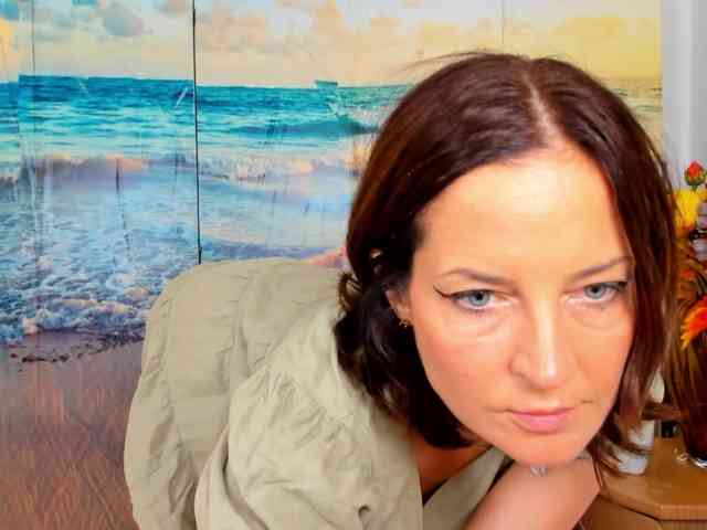 SatyneQueen webcam