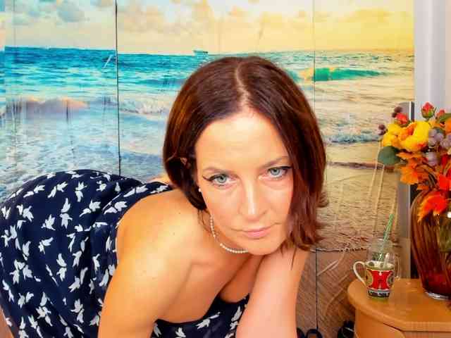 SatyneQueen webcam