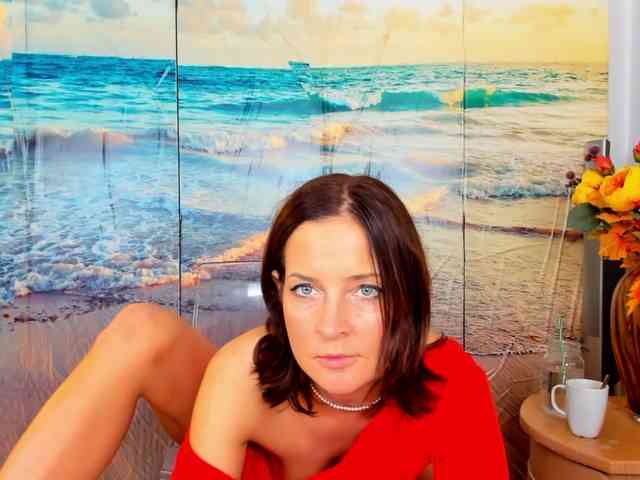 SatyneQueen webcam