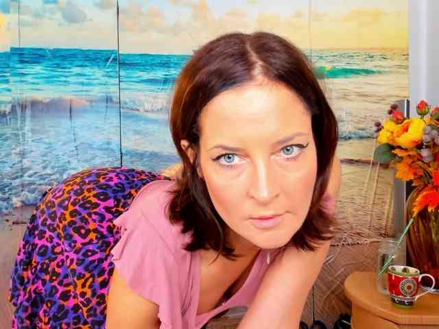 SatyneQueen webcam
