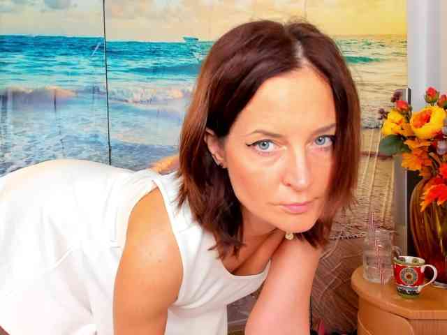 SatyneQueen webcam
