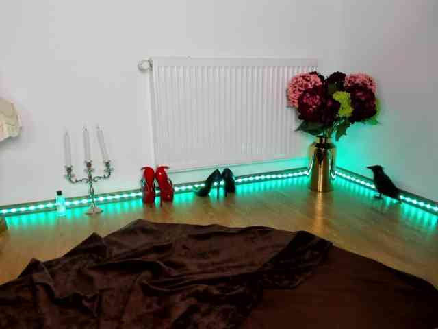 SatyneQueen webcam
