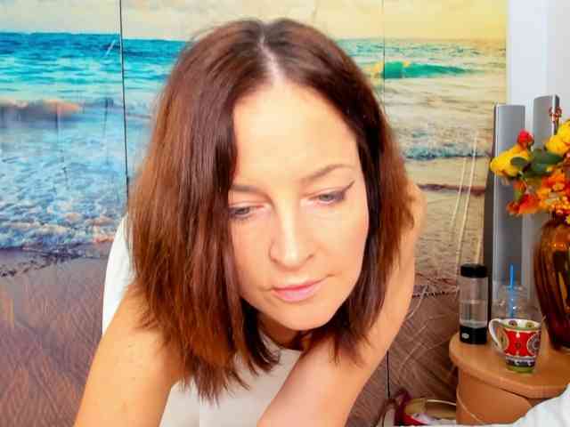 SatyneQueen webcam
