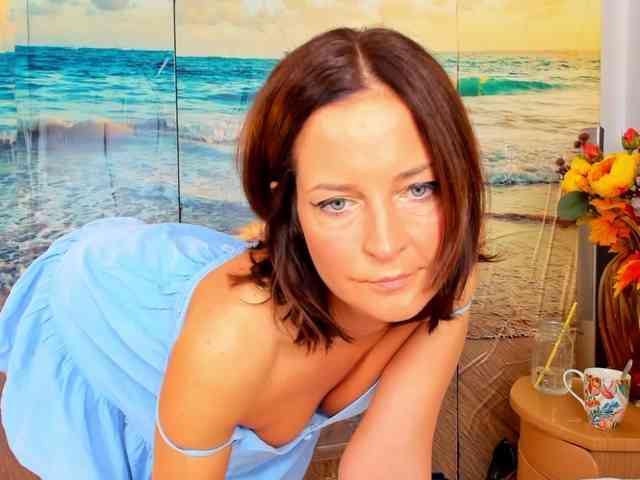 SatyneQueen webcam