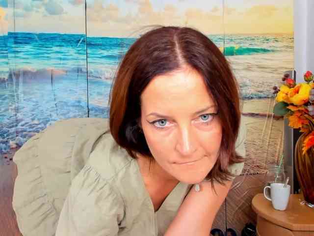 SatyneQueen webcam