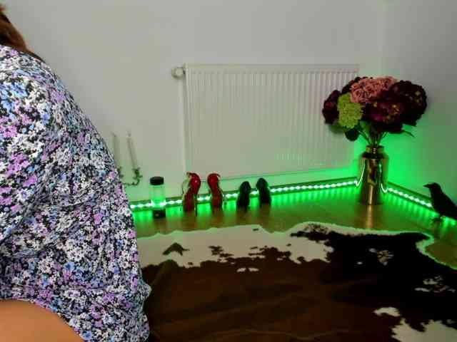 SatyneQueen webcam