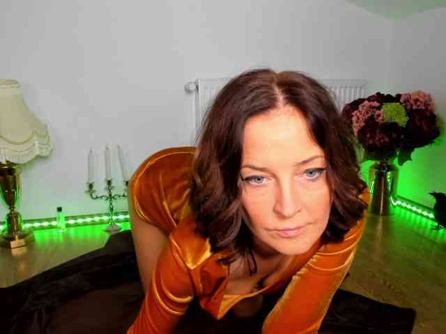 SatyneQueen webcam