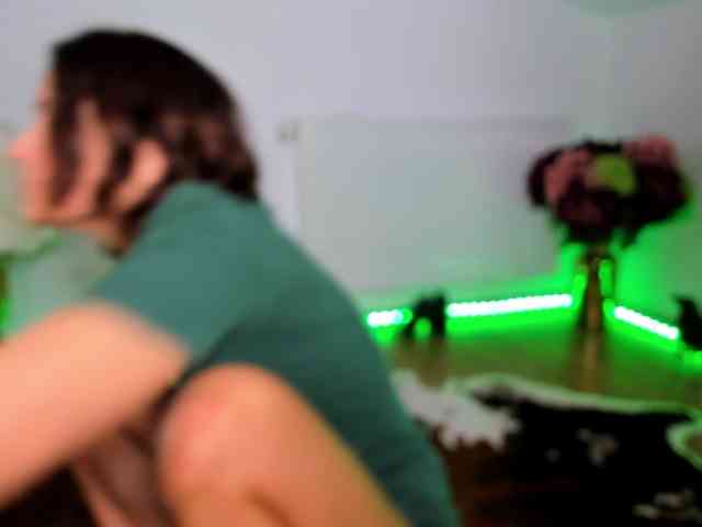 SatyneQueen webcam