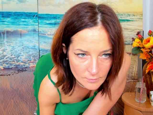 SatyneQueen webcam