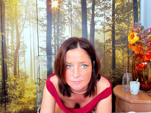SatyneQueen webcam