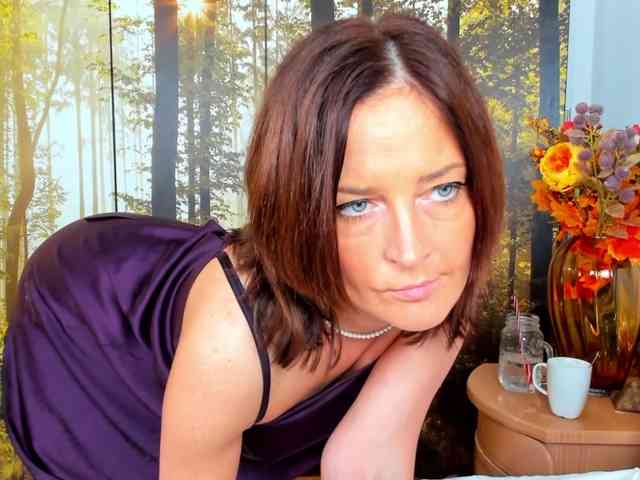 SatyneQueen webcam