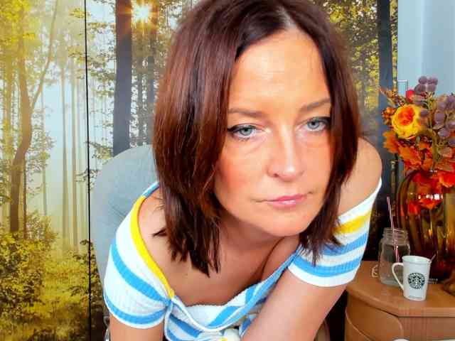 SatyneQueen webcam