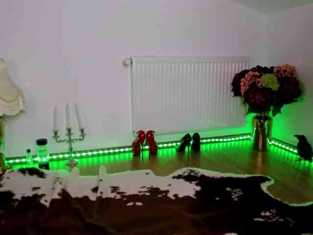 SatyneQueen webcam