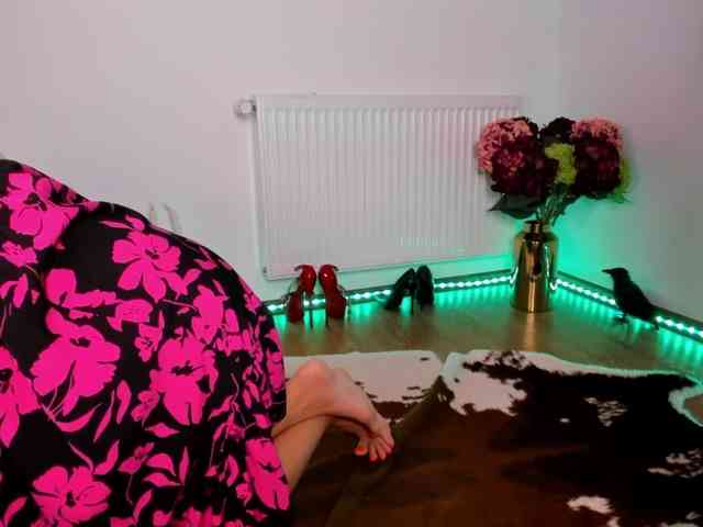 SatyneQueen webcam