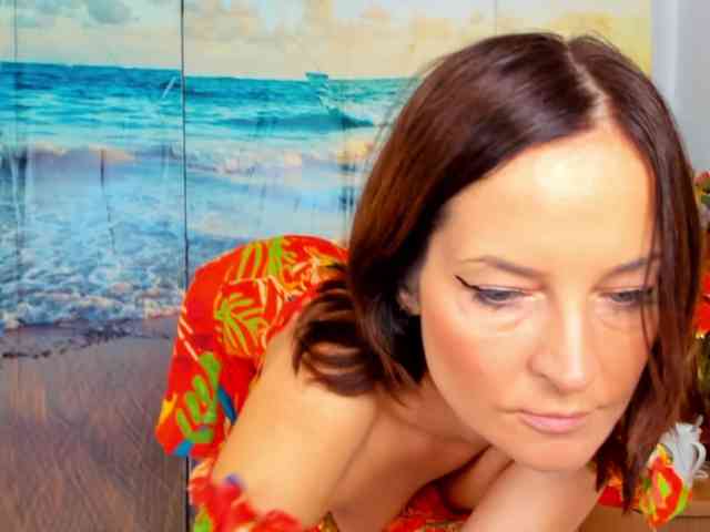 SatyneQueen webcam