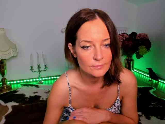 SatyneQueen webcam