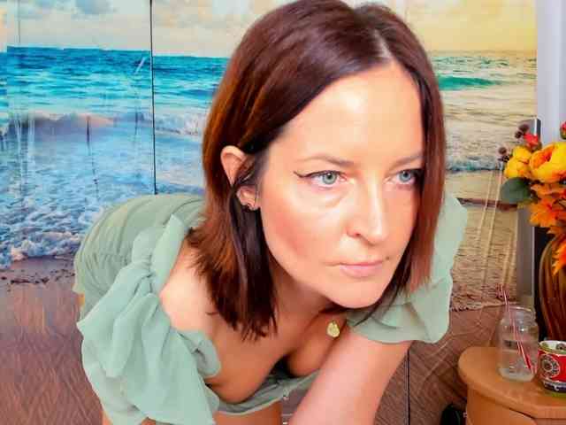 SatyneQueen webcam