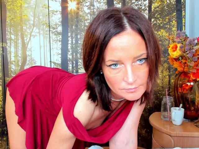 SatyneQueen webcam