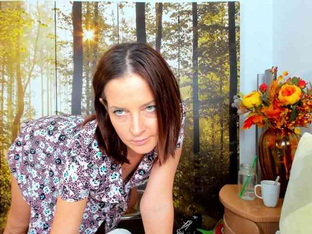 SatyneQueen webcam