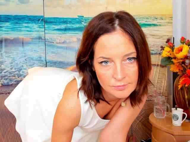 SatyneQueen webcam