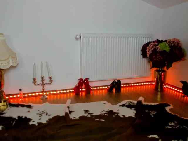 SatyneQueen webcam