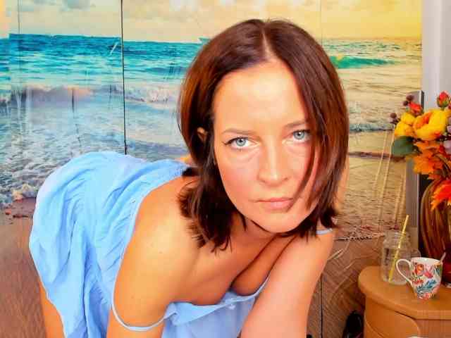 SatyneQueen webcam