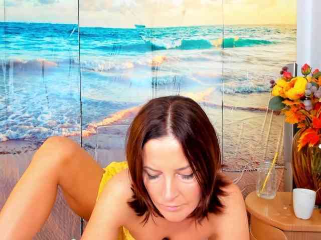 SatyneQueen webcam