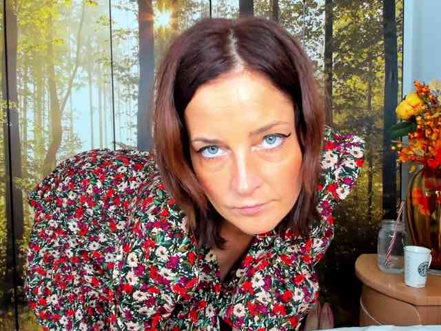 SatyneQueen webcam