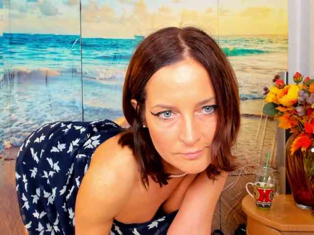 SatyneQueen webcam