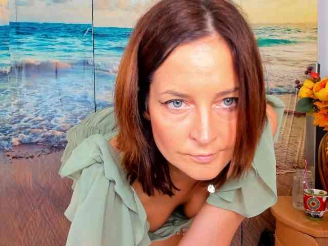 SatyneQueen webcam