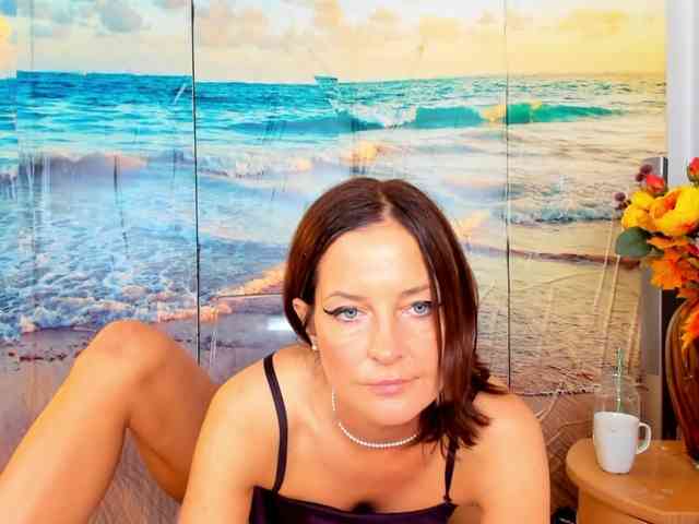 SatyneQueen webcam