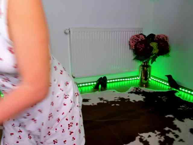SatyneQueen webcam