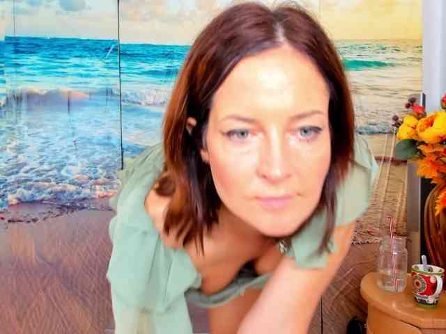 SatyneQueen webcam