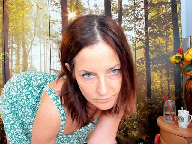 SatyneQueen webcam