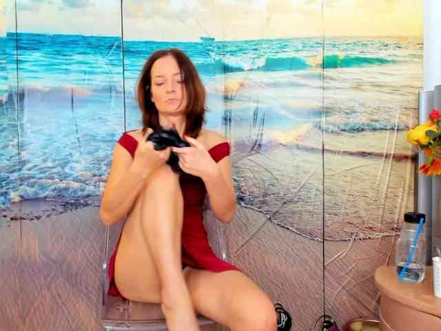 SatyneQueen webcam