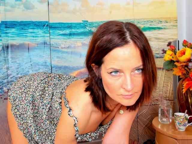 SatyneQueen webcam