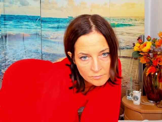 SatyneQueen webcam