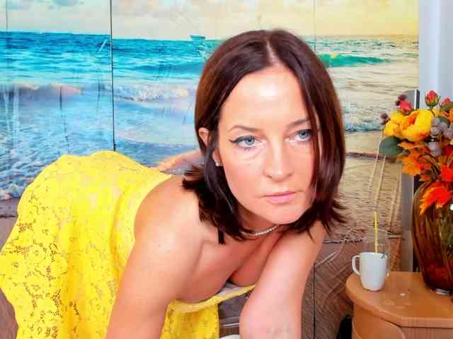 SatyneQueen webcam