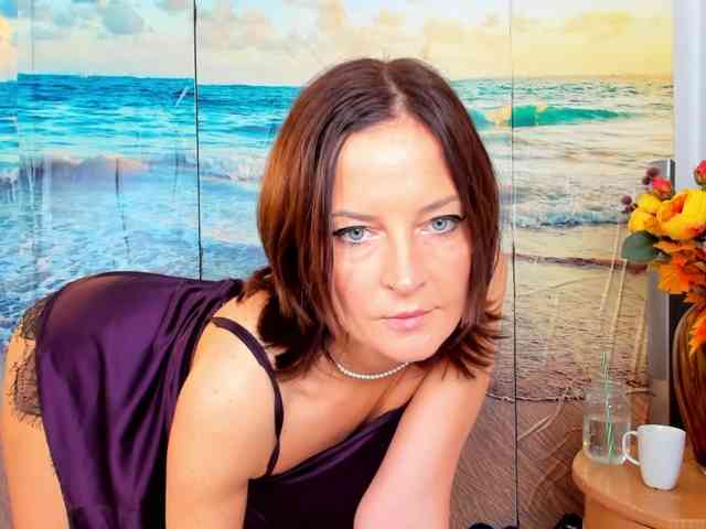 SatyneQueen webcam