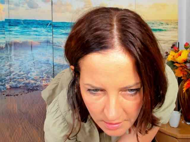 SatyneQueen webcam
