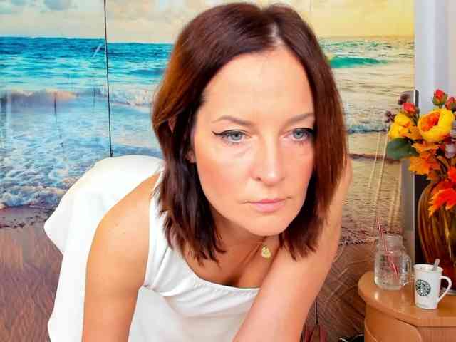 SatyneQueen webcam