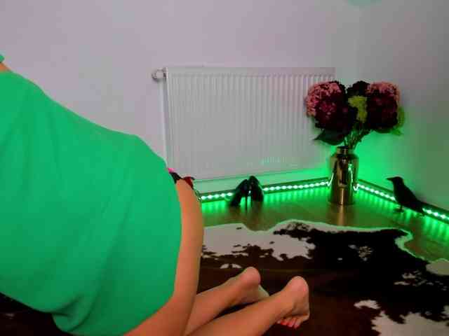 SatyneQueen webcam