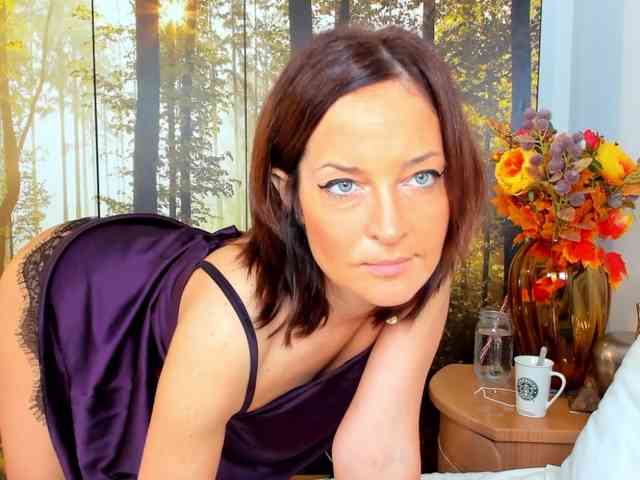 SatyneQueen webcam