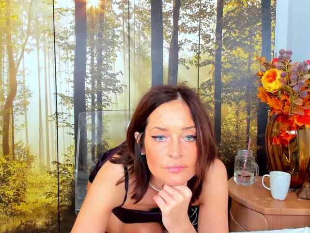 SatyneQueen webcam